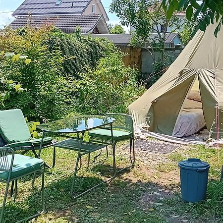 Camping Under The Walnut In Your Own Tent On A Shared Lot And Shared Bathroom Ljubljana Eksteriør bilde