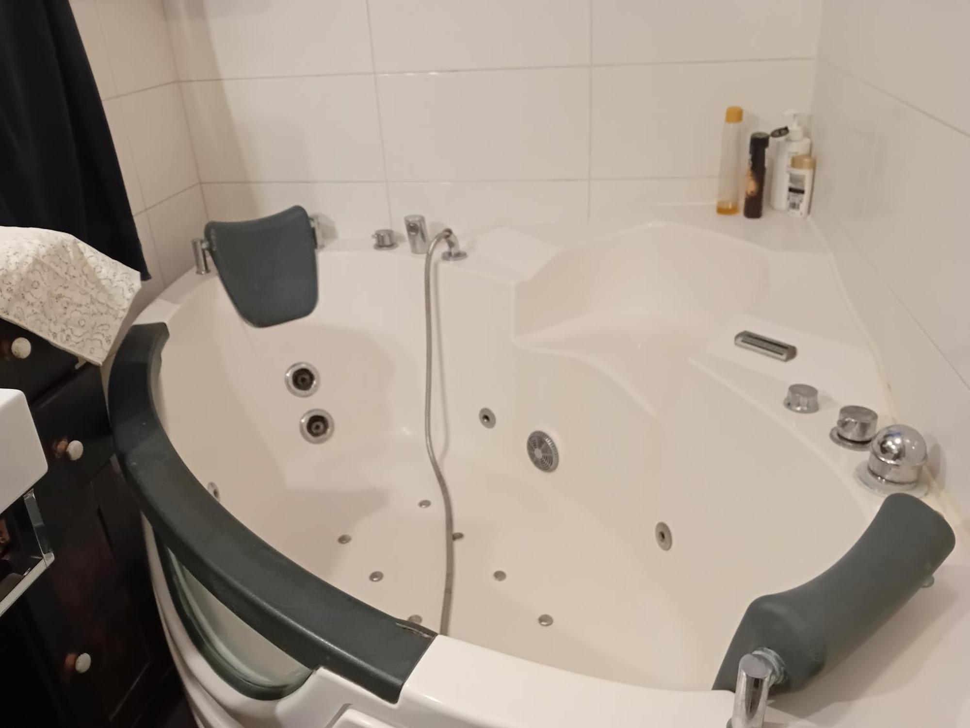 Camping Under The Walnut In Your Own Tent On A Shared Lot And Shared Bathroom Ljubljana Eksteriør bilde