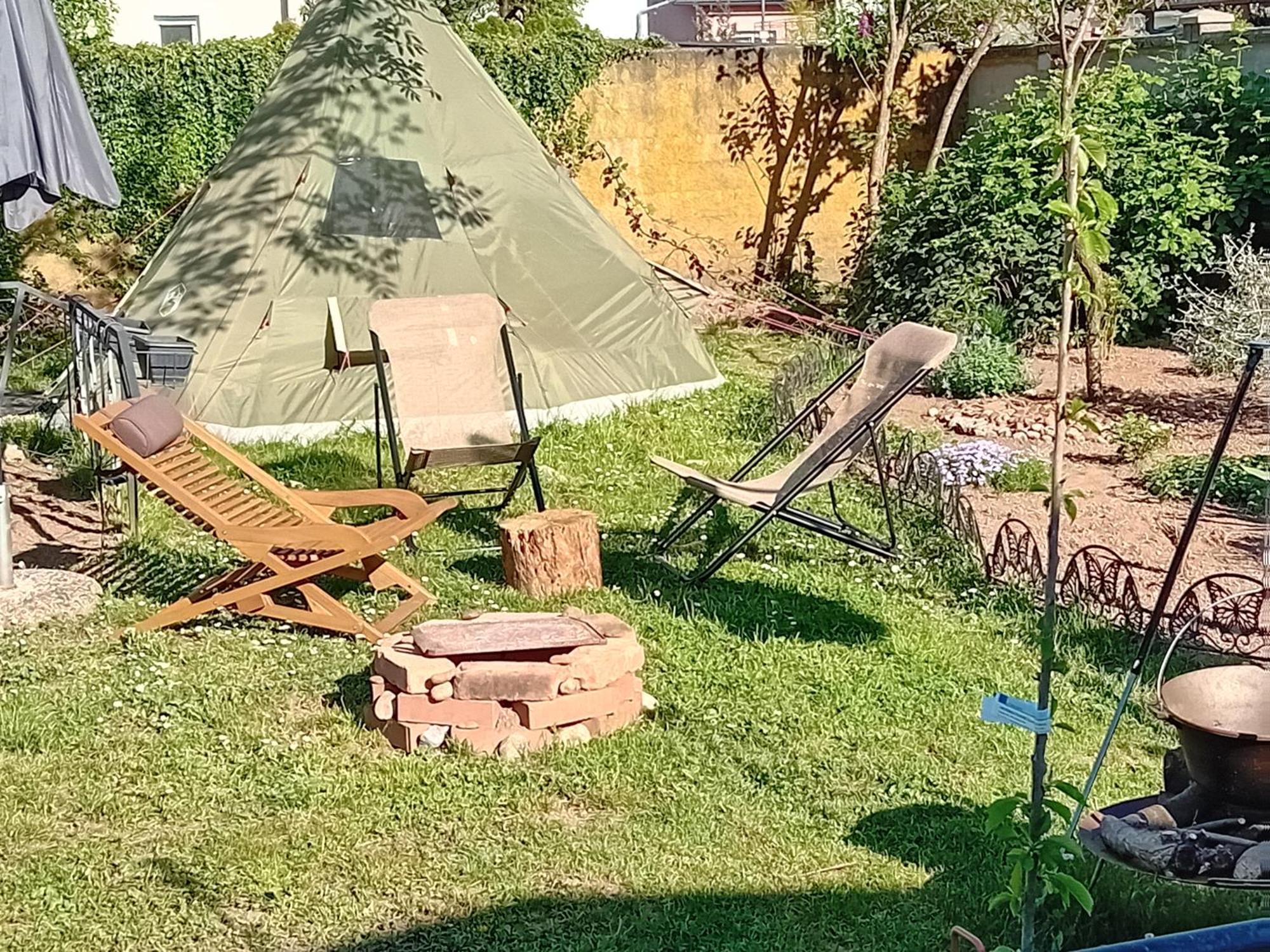 Camping Under The Walnut In Your Own Tent On A Shared Lot And Shared Bathroom Ljubljana Eksteriør bilde