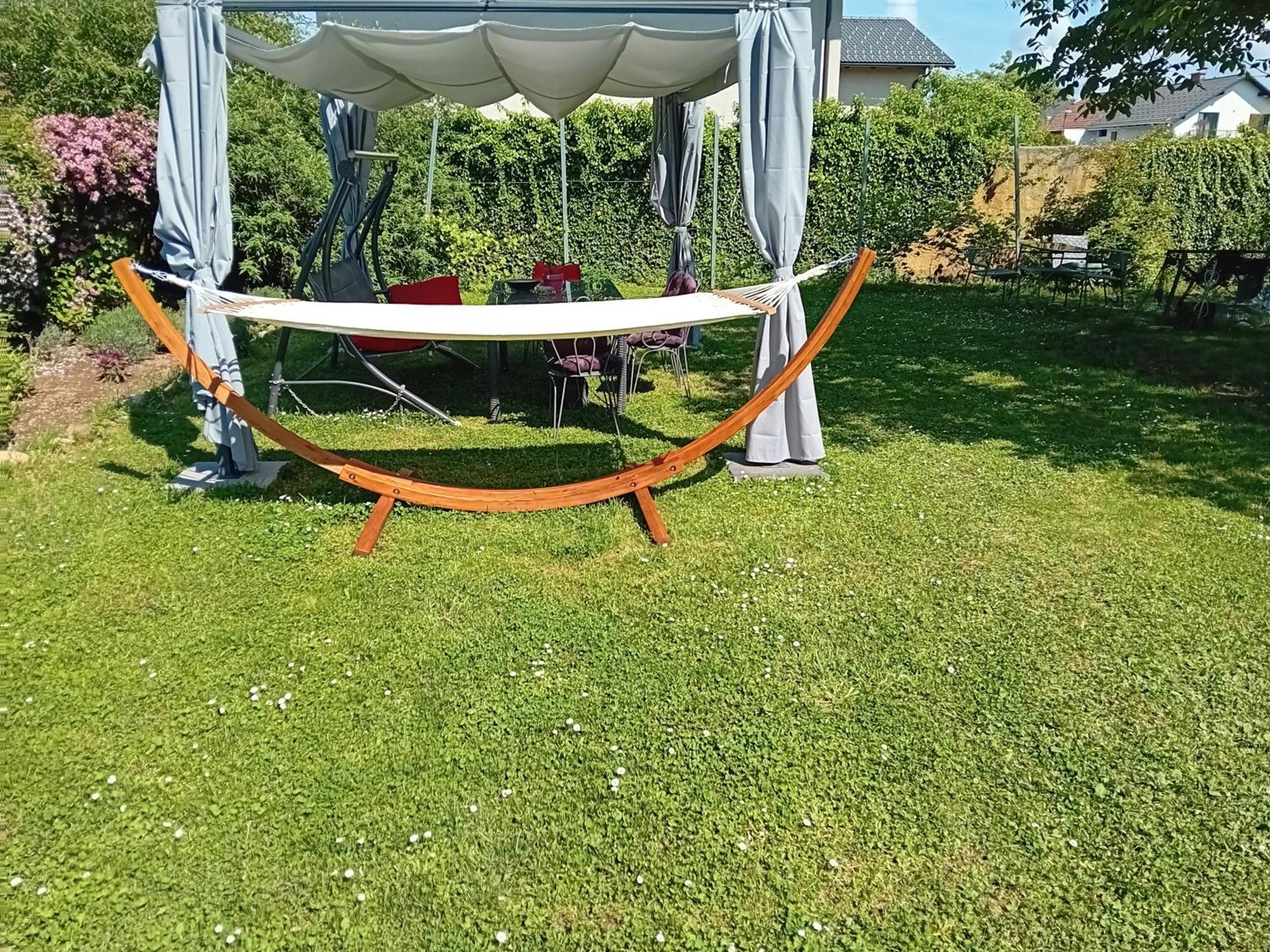 Camping Under The Walnut In Your Own Tent On A Shared Lot And Shared Bathroom Ljubljana Eksteriør bilde