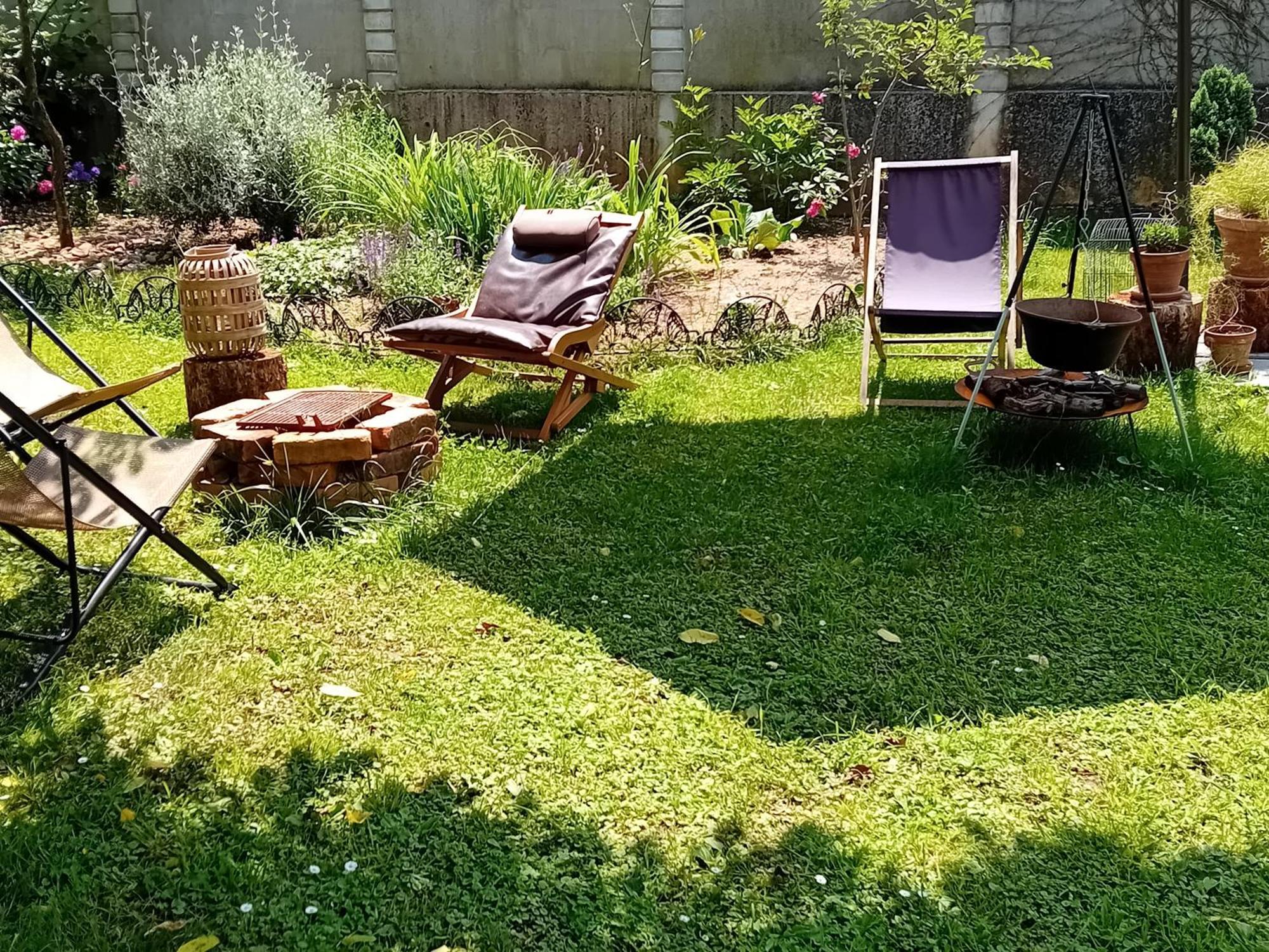 Camping Under The Walnut In Your Own Tent On A Shared Lot And Shared Bathroom Ljubljana Eksteriør bilde